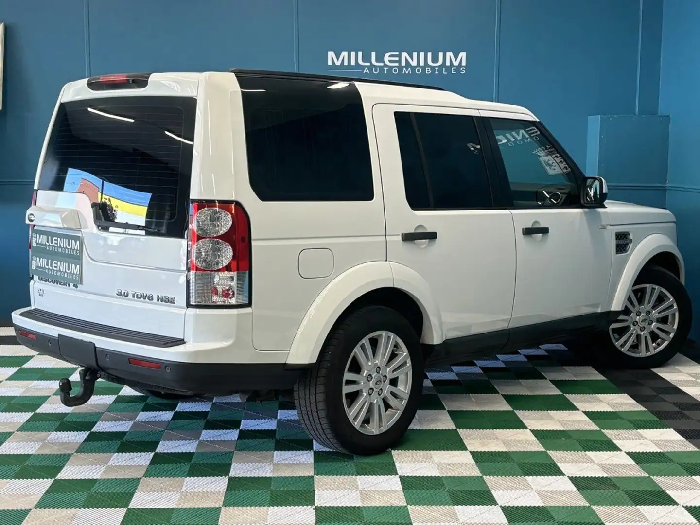 Land Rover Discovery 3.0 TDV6 HSE BA Blanco - 2