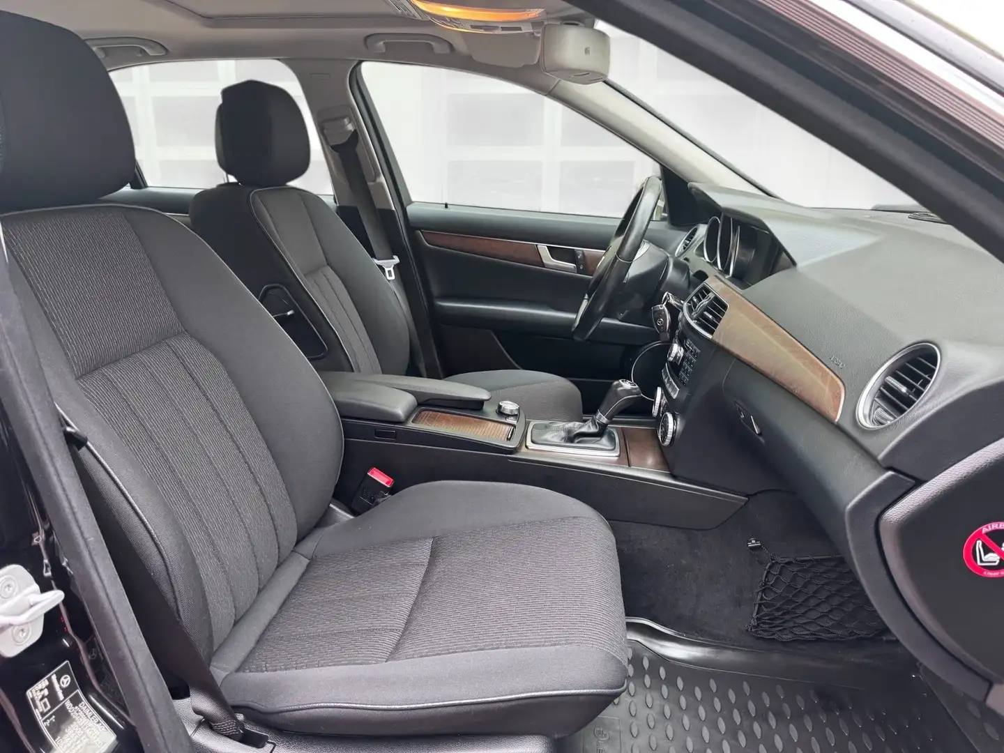 Mercedes-Benz C 180 CGI BlueEfficiency Automatik *Navi*Schiebedach* Noir - 2