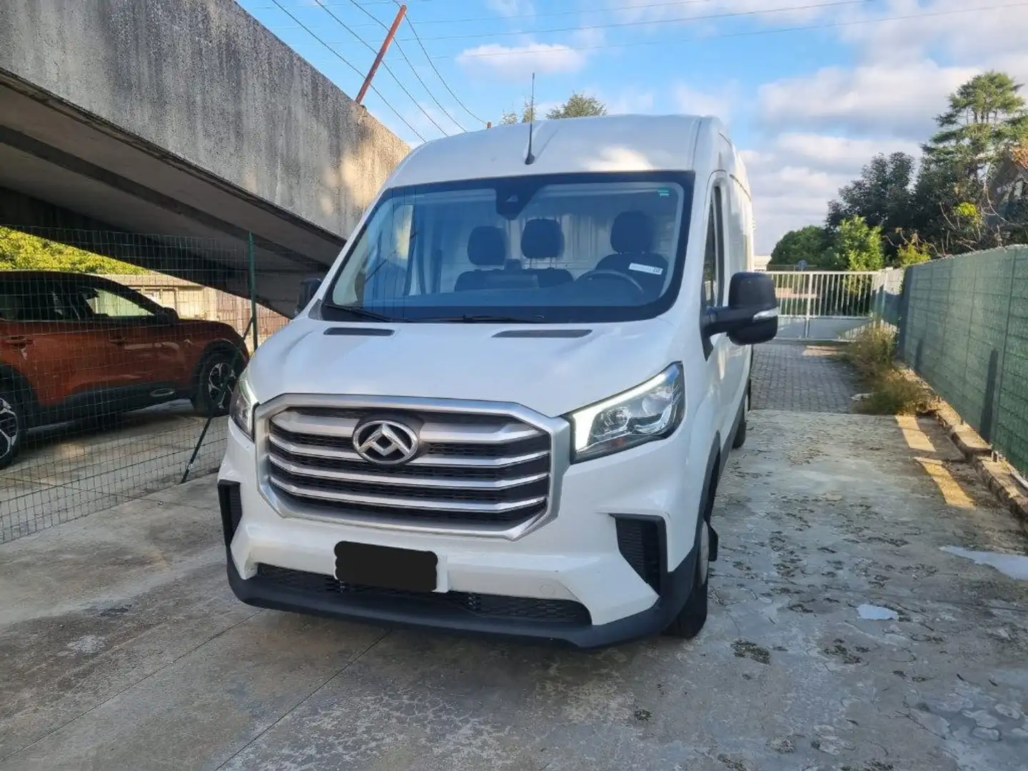 Maxus Deliver 9 MAXUS DELIVER 9 2.0 150CV AWD Bianco - 2