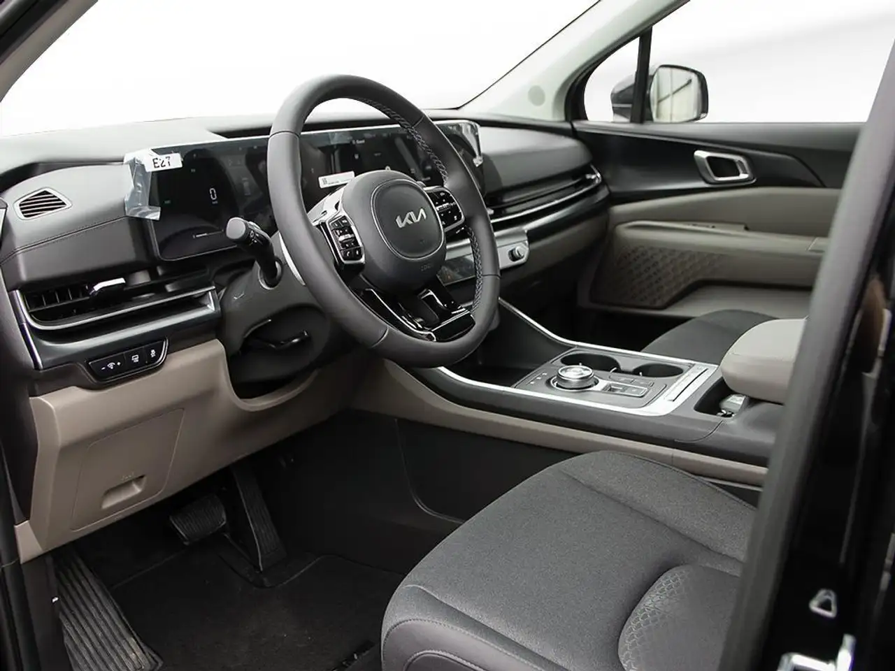 Kia Carnival снимка Kia Carnival