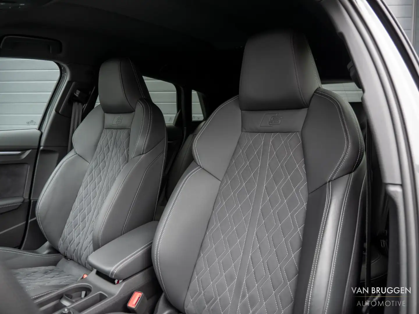 Audi A3 Sportback 40 TFSI E S-Line RS-Stoelen HUD S3 B&O C Gri - 2
