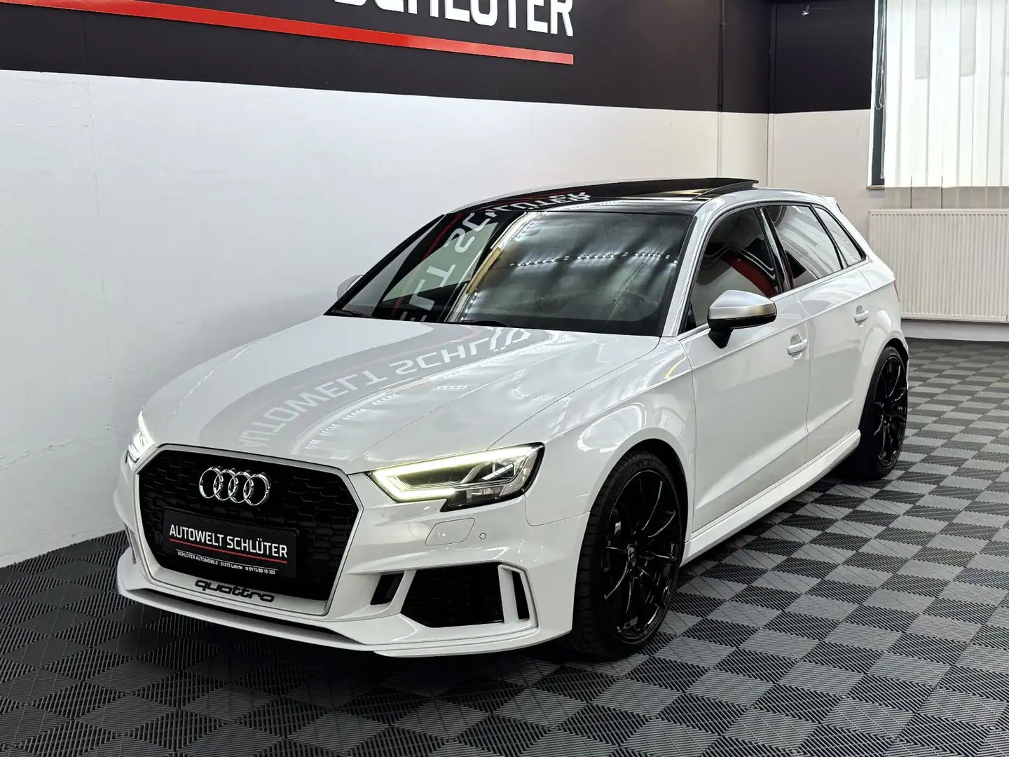 Audi RS3 2.5 TFSI*Matrix*B&O*Pano*Schale*RS-AGA 98dB* Weiß - 1