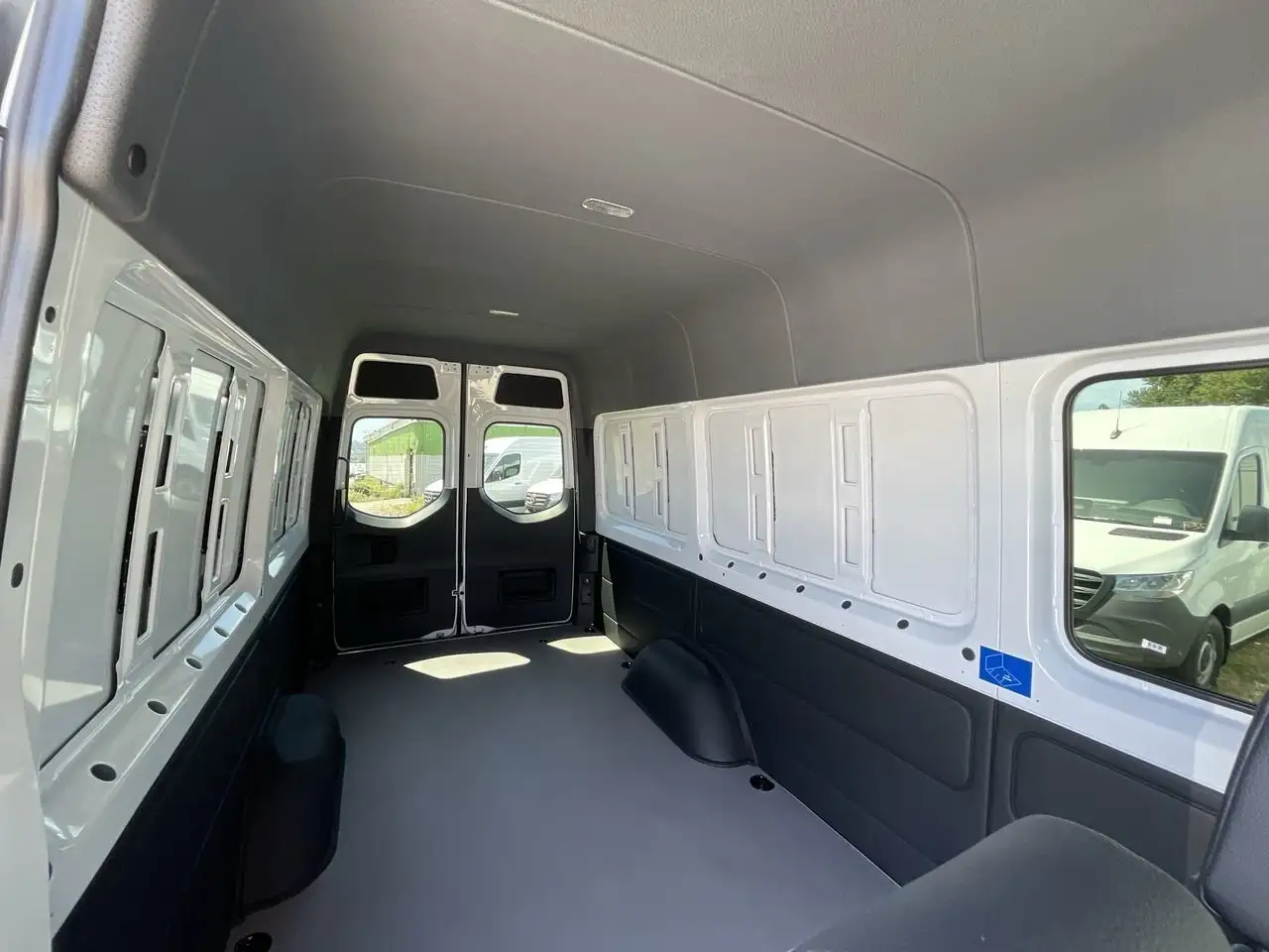 Mercedes-Benz Sprinter снимка Mercedes-Benz Sprinter