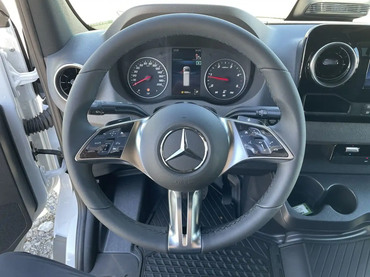 Mercedes-Benz Sprinter снимка Mercedes-Benz Sprinter