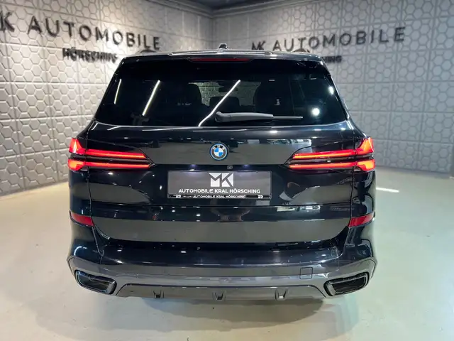 BMW X5 view 4