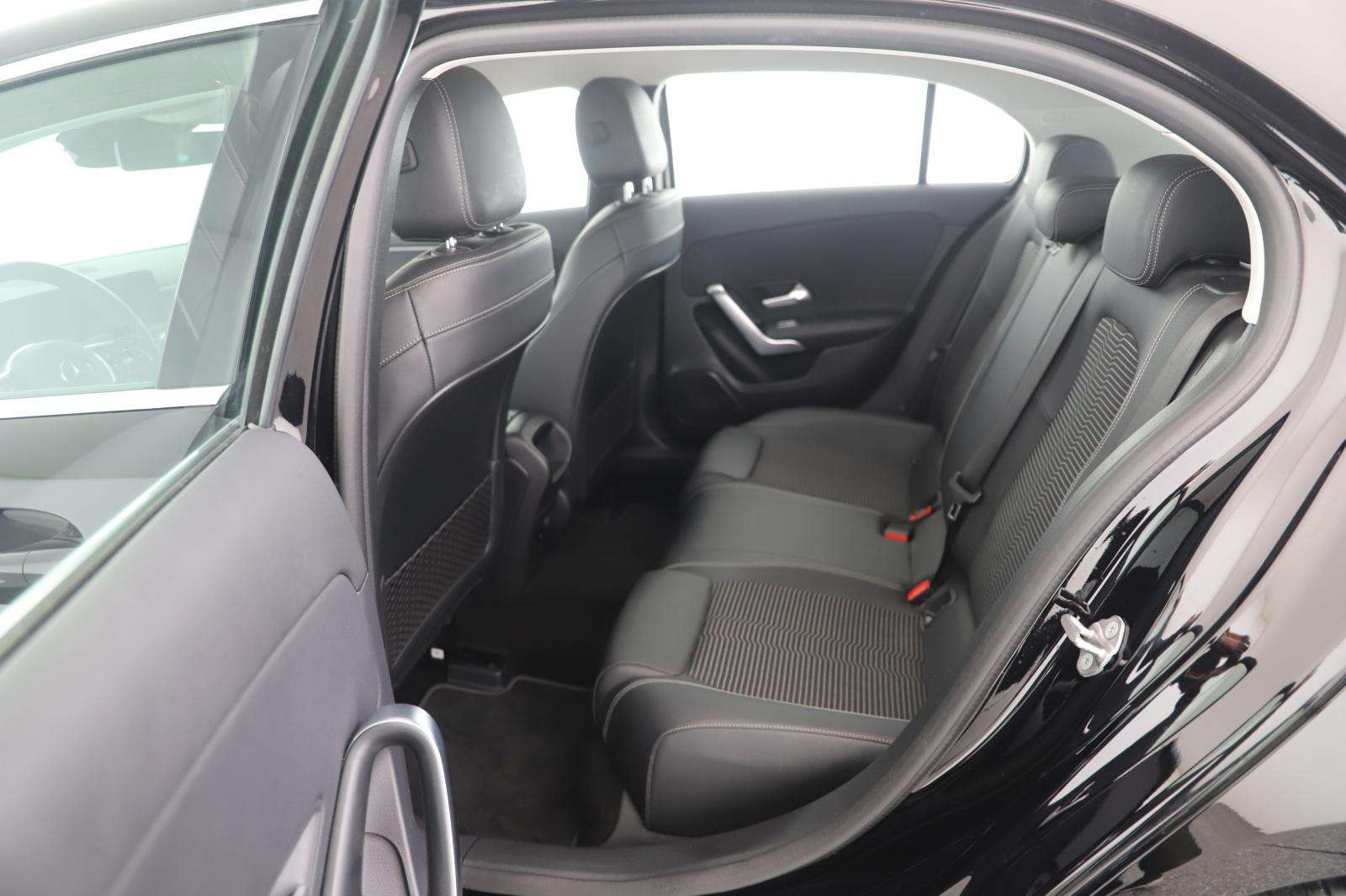 Mercedes-Benz A 220
