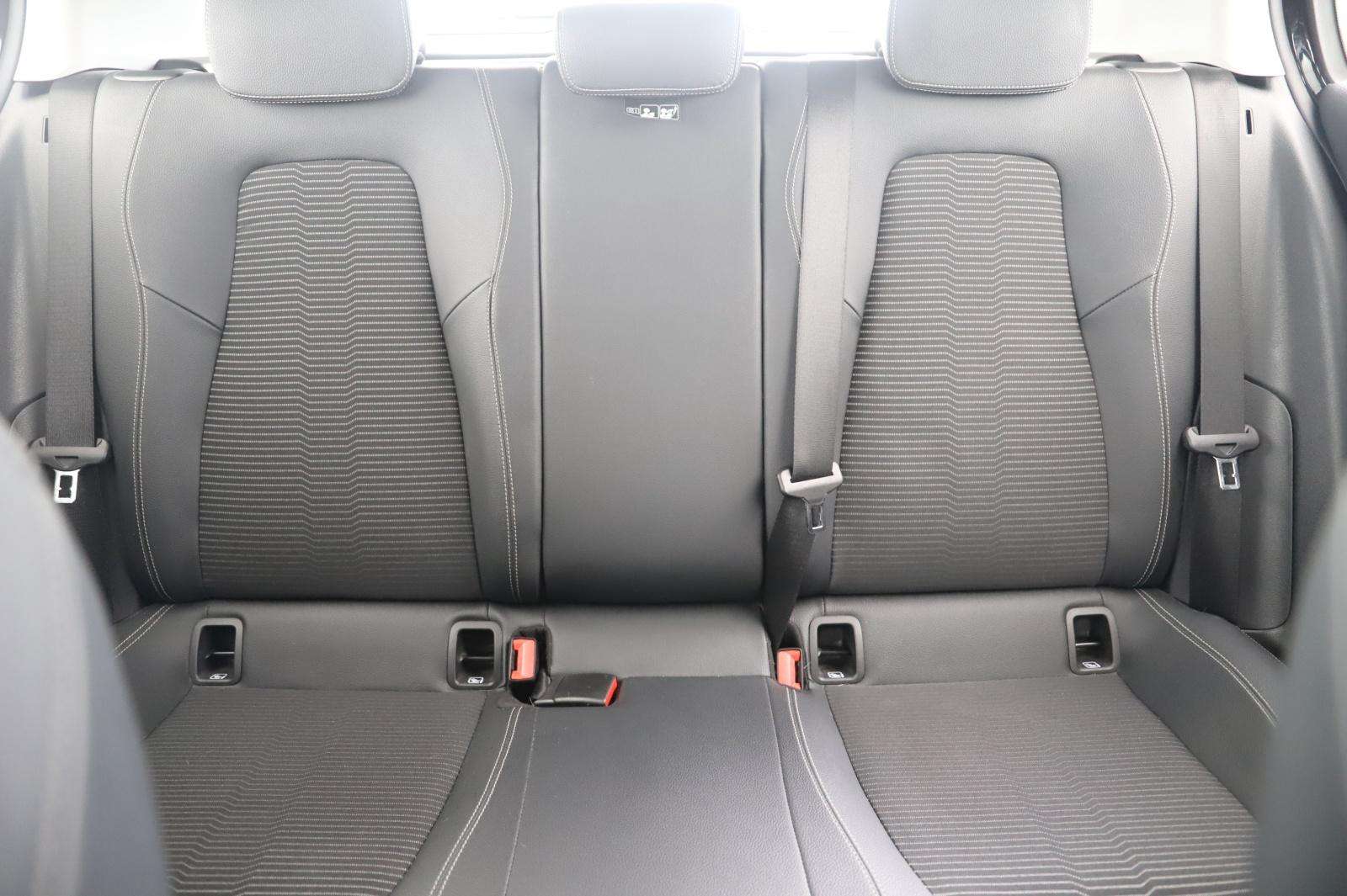 Mercedes-Benz A 220