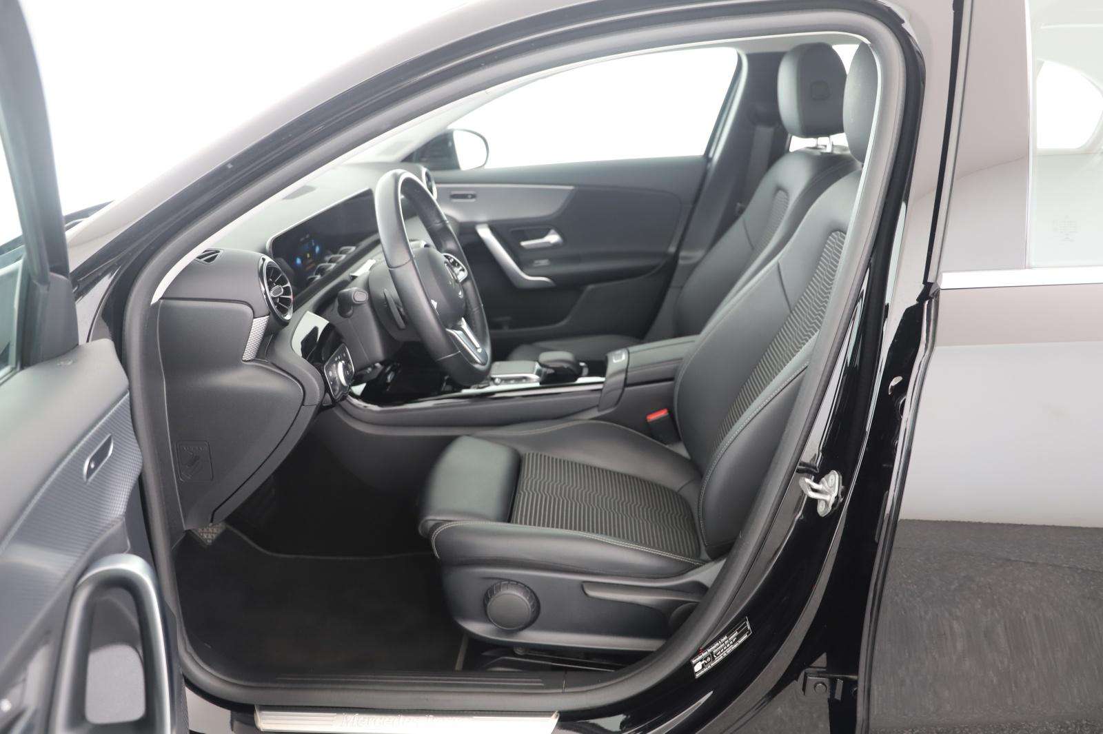 Mercedes-Benz A 220