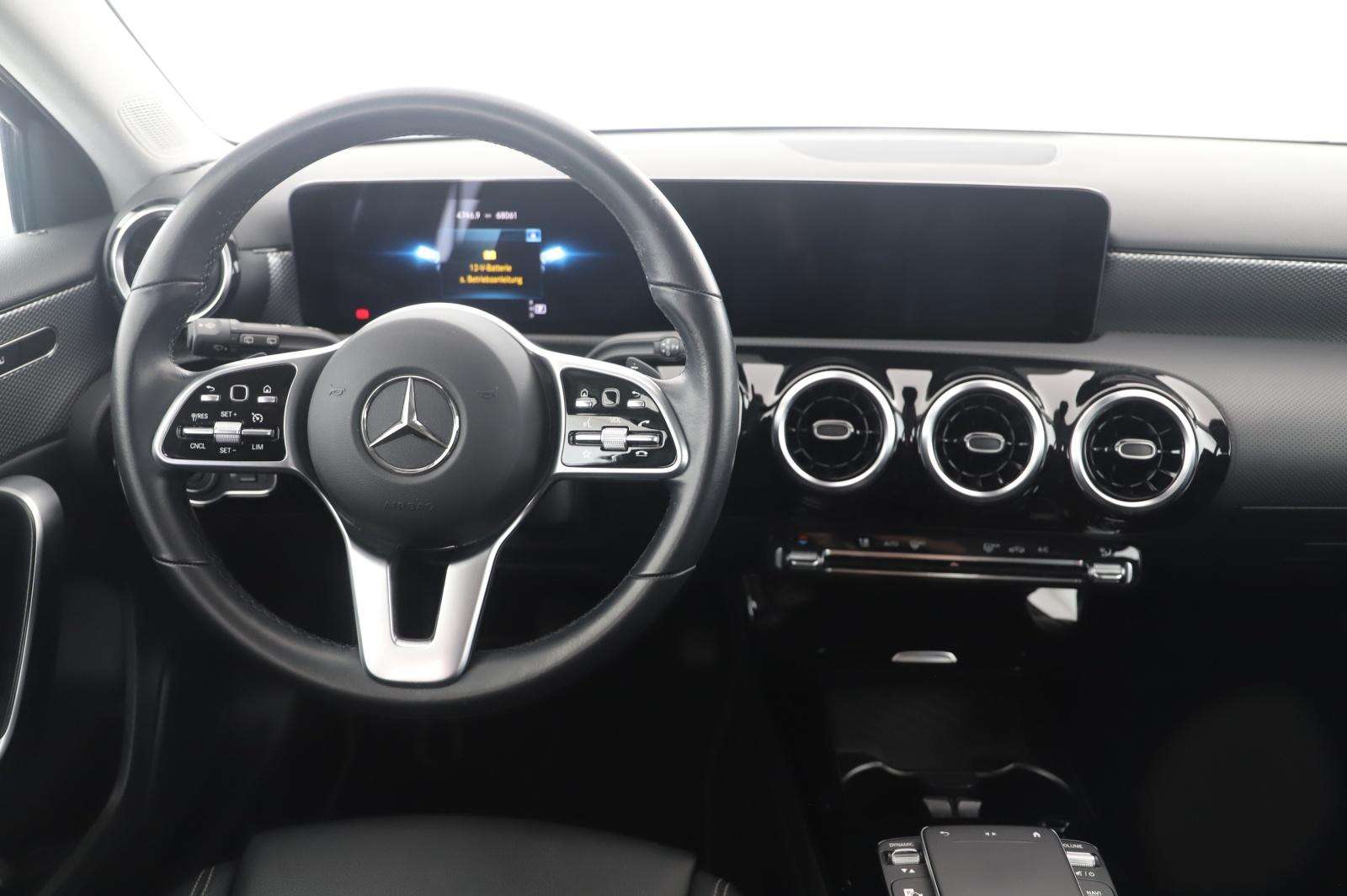 Mercedes-Benz A 220