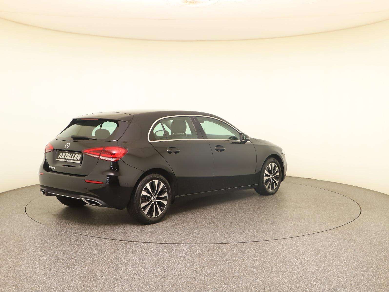 Mercedes-Benz A 220