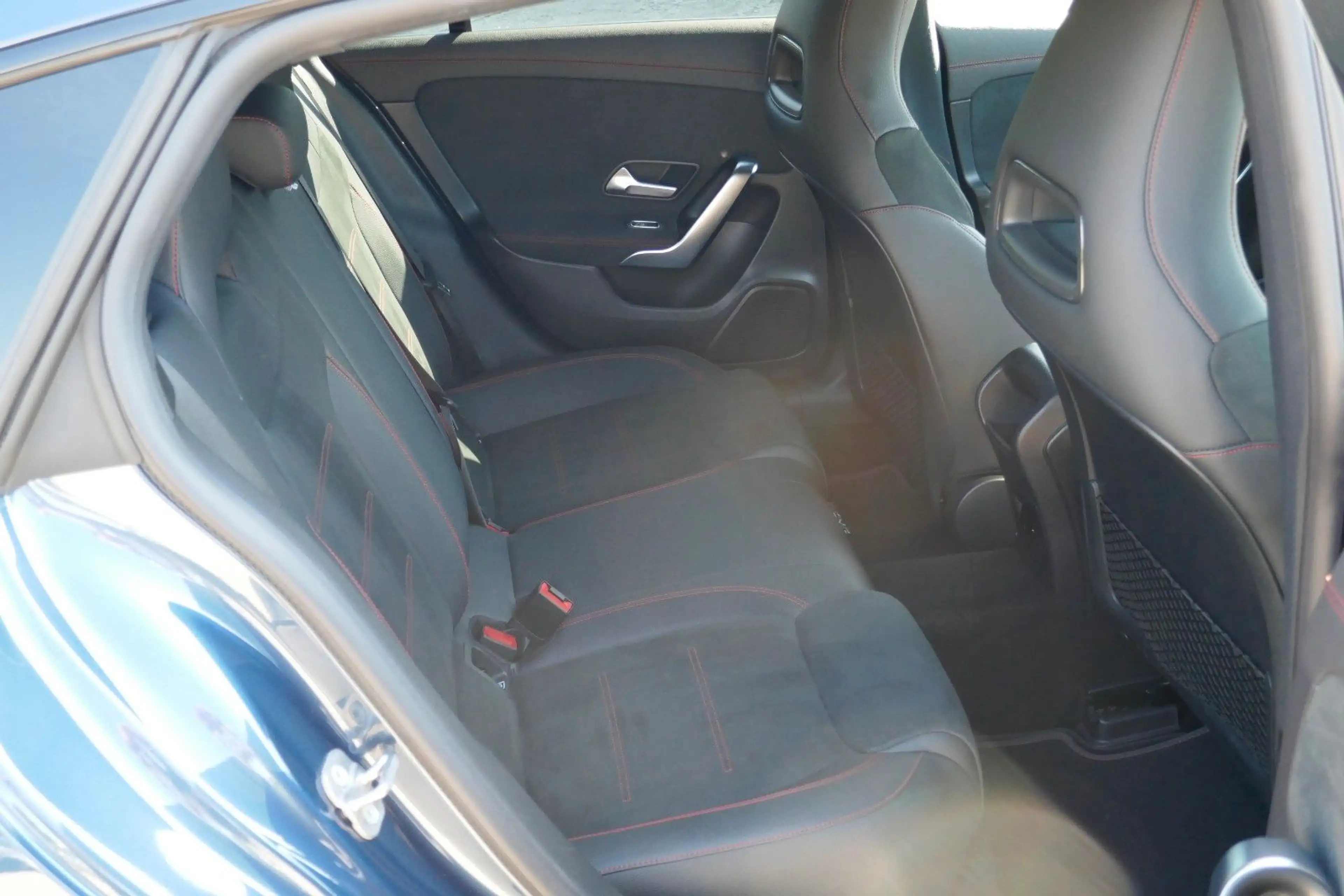 Mercedes-Benz CLA 250 AMG Line Night Paket — photo 9