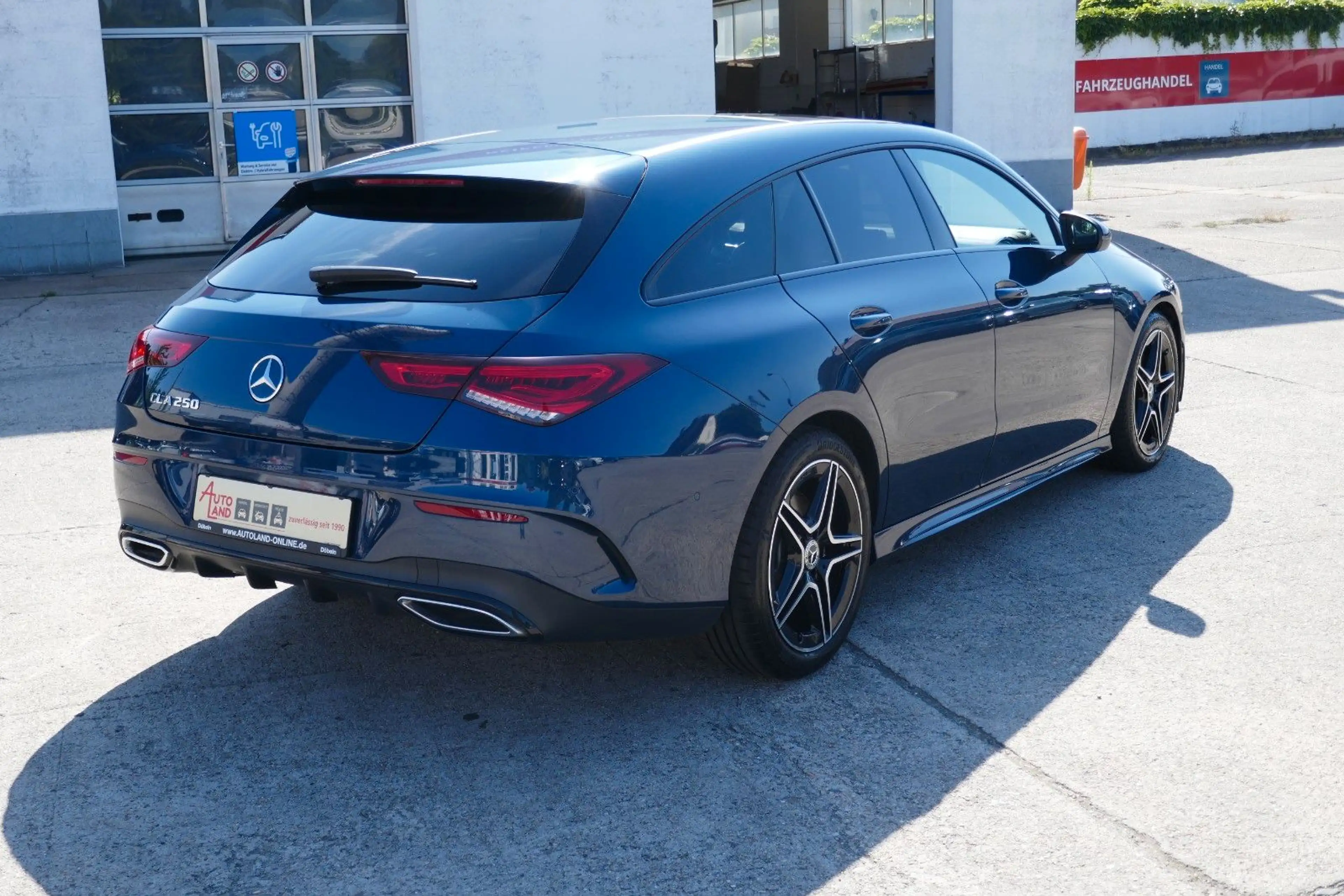 Mercedes-Benz CLA 250 AMG Line Night Paket — photo 3