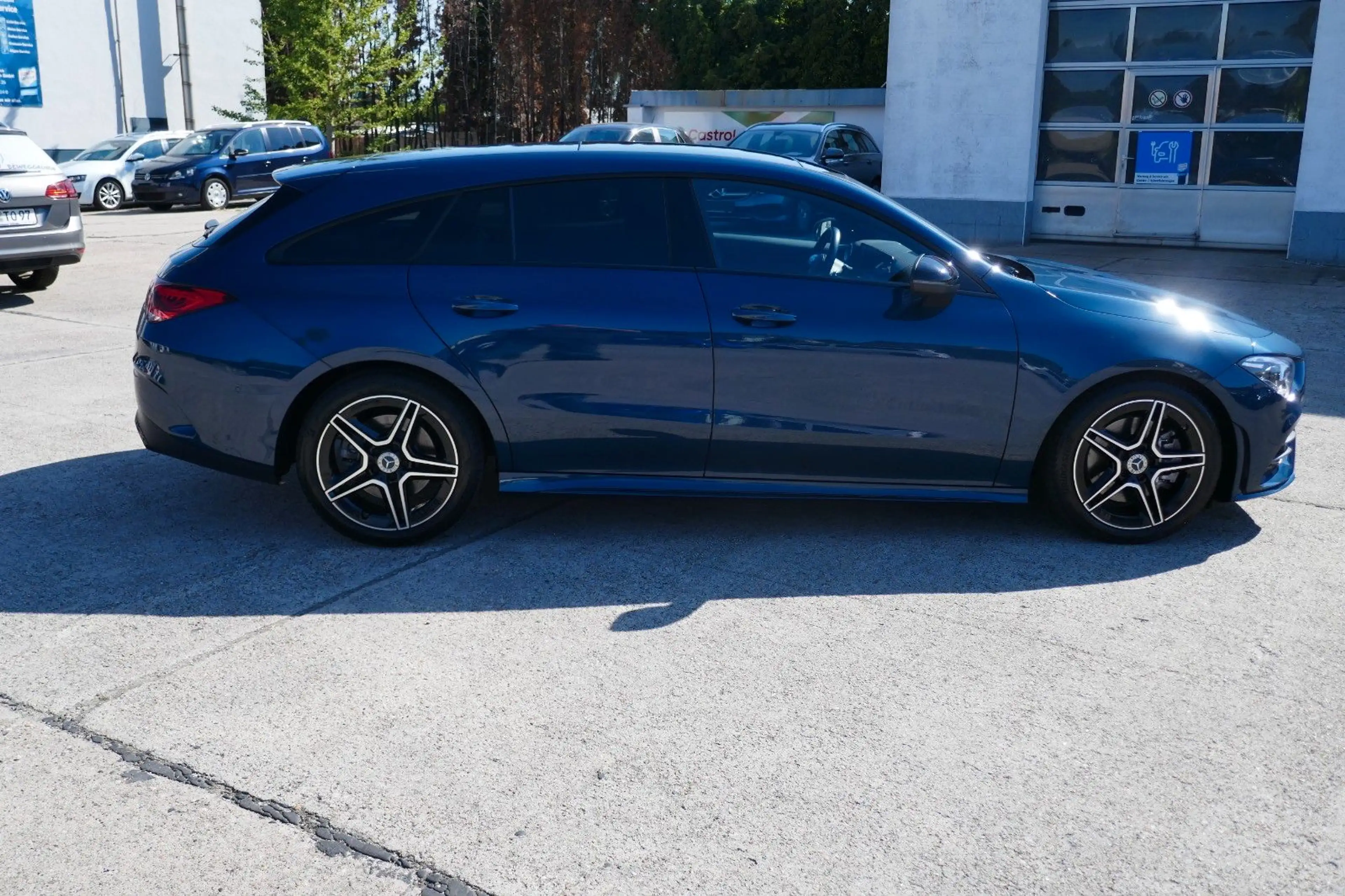 Mercedes-Benz CLA 250 AMG Line Night Paket — photo 2