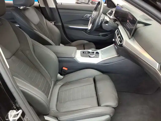 BMW 3 Series view 8