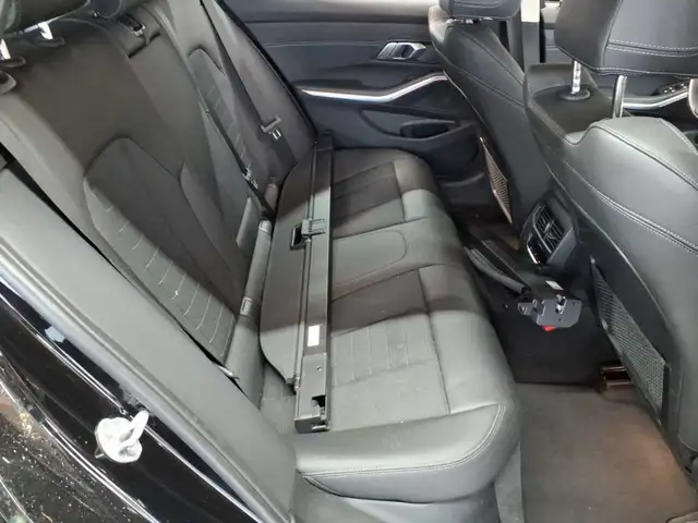 BMW 3 Series view 14