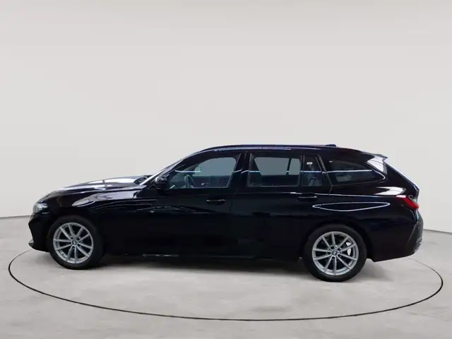 BMW 3 Series view 6