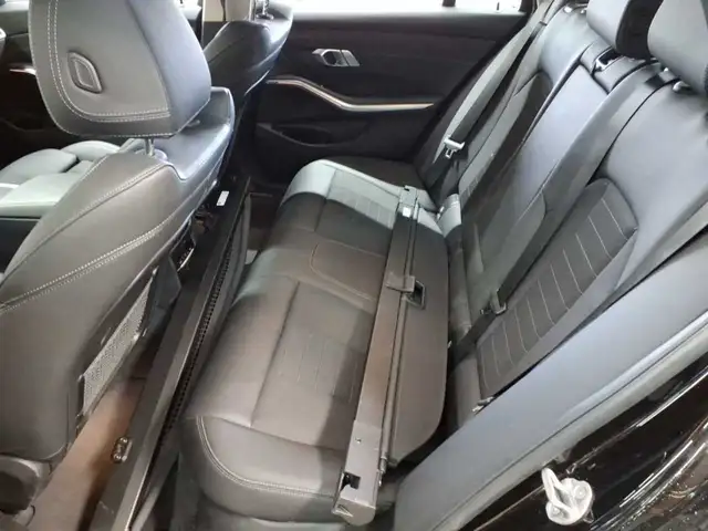 BMW 3 Series view 13