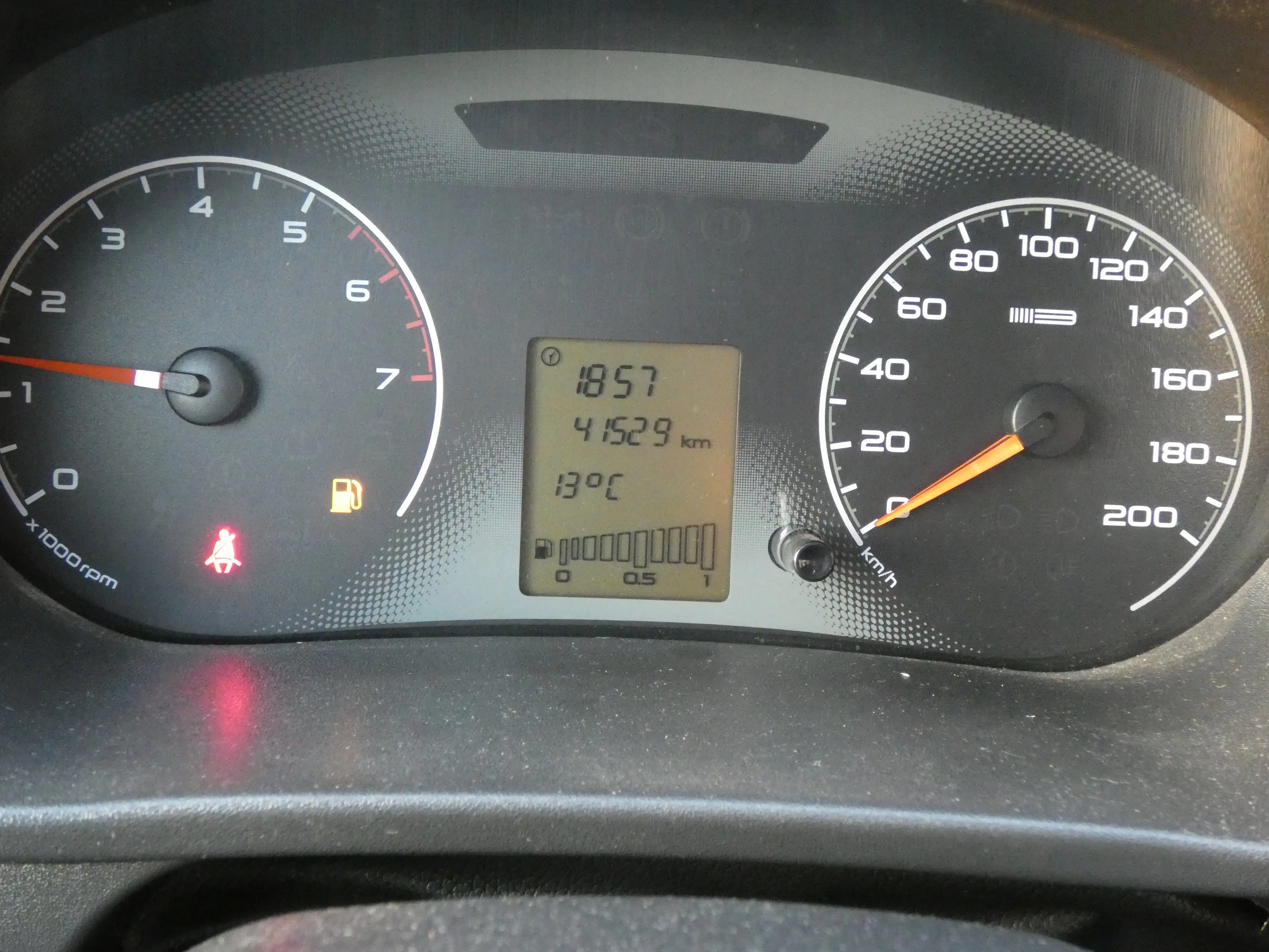 Lada Granta 1,6 16V 5-Türer, Klima, Alu, Allwetterreifen — photo 9