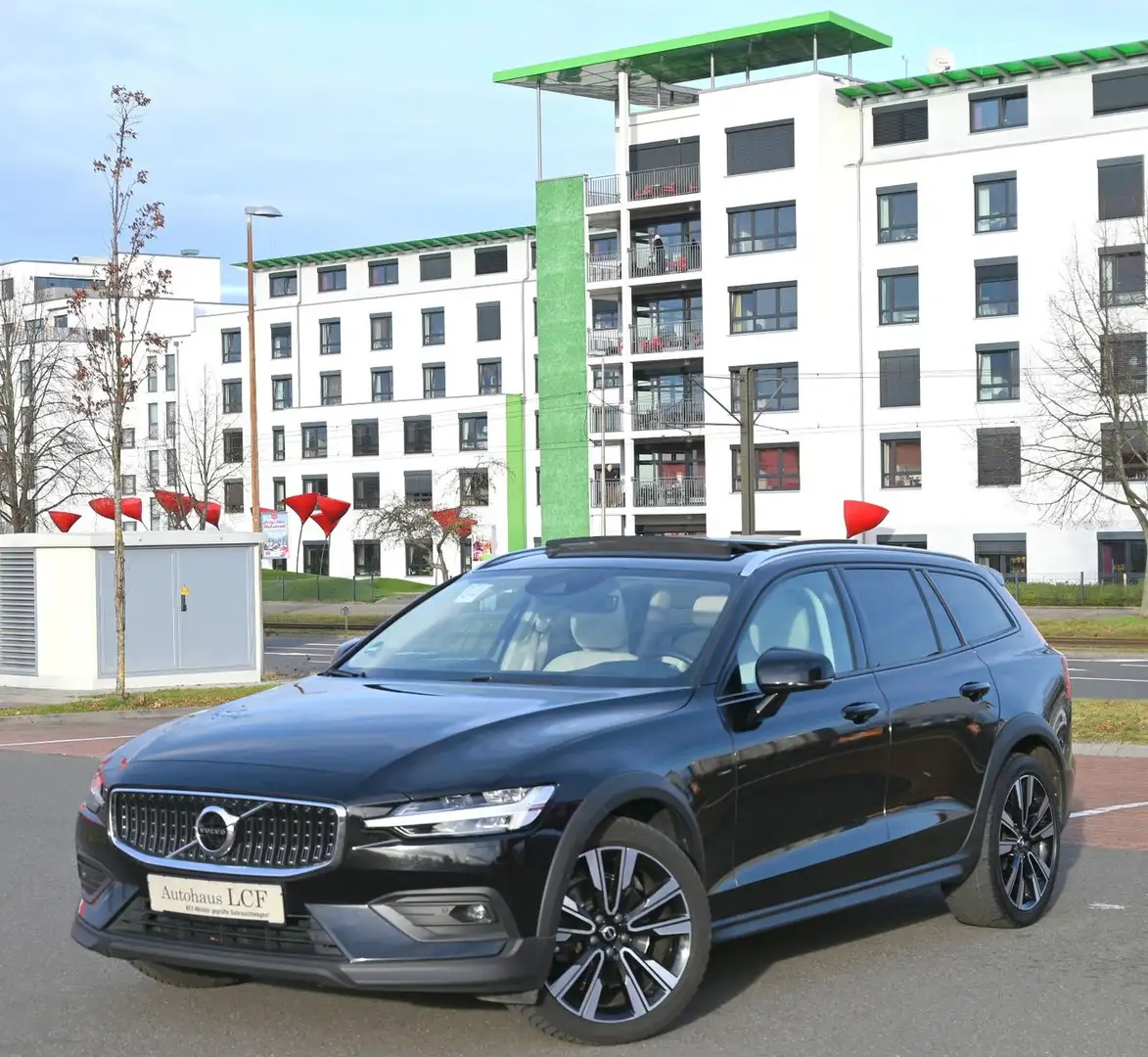 Volvo V60 Cross Country D4 Pro AWD Leder Navi Cam LED Noir - 2