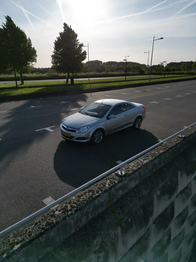 Opel Astra Twin Top 1.6 TOUCHSCREEN/ACHTERCAMERA/SPORTVELGEN Grijs - 1