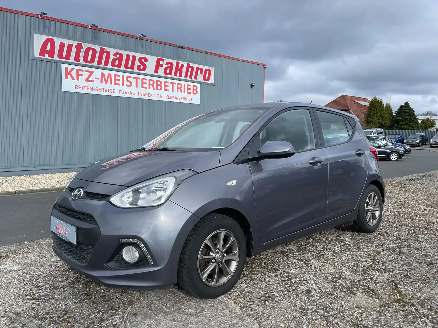 Hyundai i10 FIFA World Cup Edition 1.0 Benzin Grigio - 1