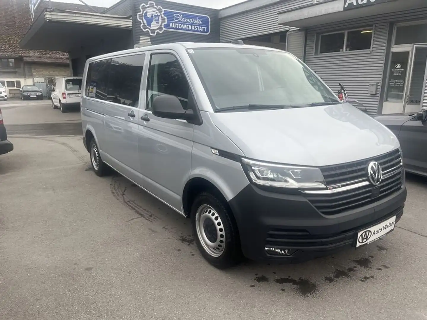 Volkswagen T6 Kombi lang 4MOTION DSG Silber - 2