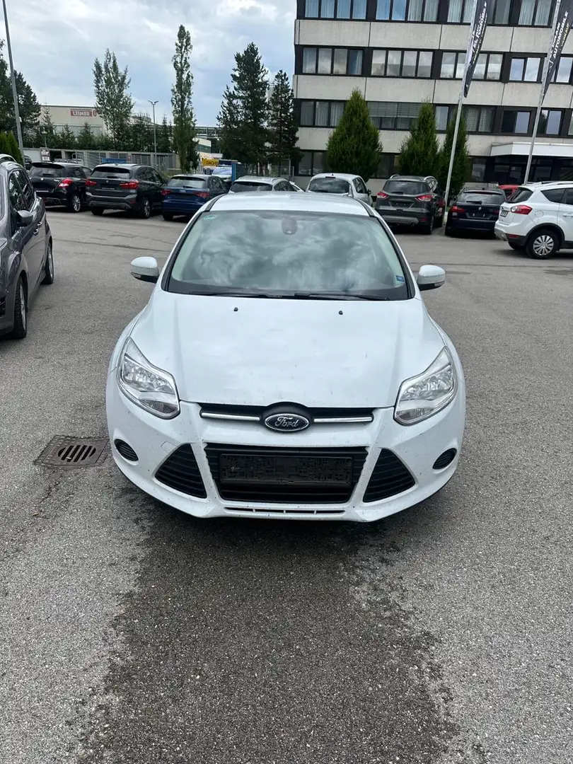 Ford Focus Turnier Trend Weiß - 1
