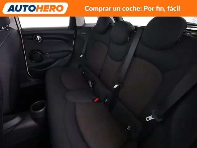 Mini Hatch view 15