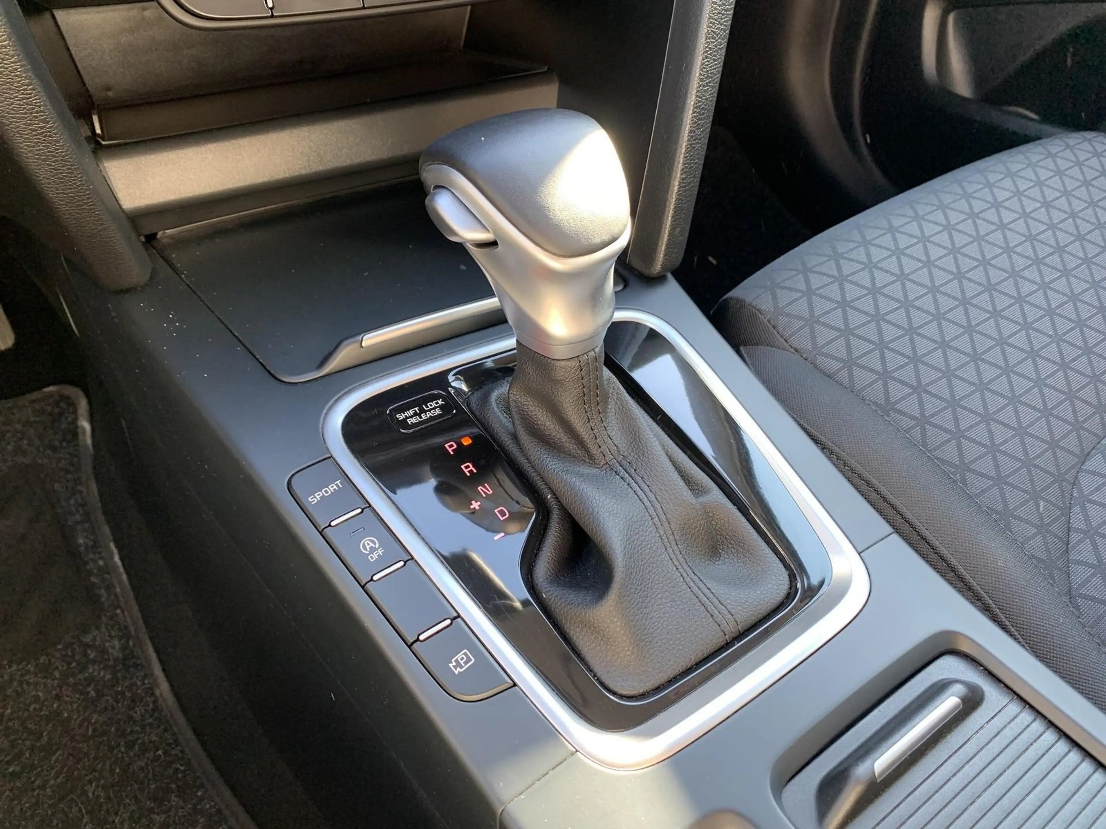 Kia Ceed SW / cee'd SW Ceed Sportswagon 1.5T-GDI DCT Kamera+Sitzhzg — photo 13