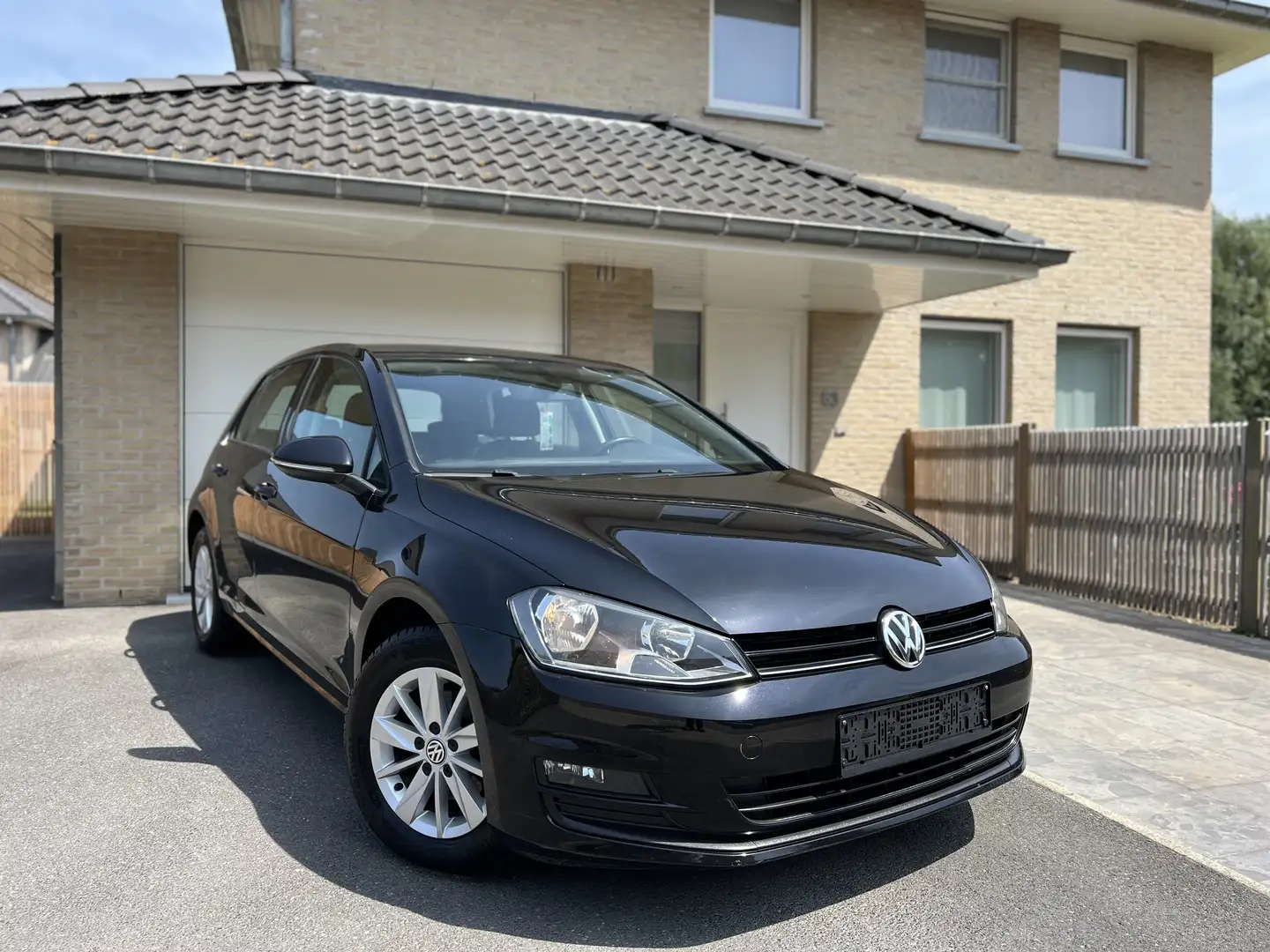 Volkswagen Golf 1.2 TSI BlueMotion Technology Trendline Black - 1
