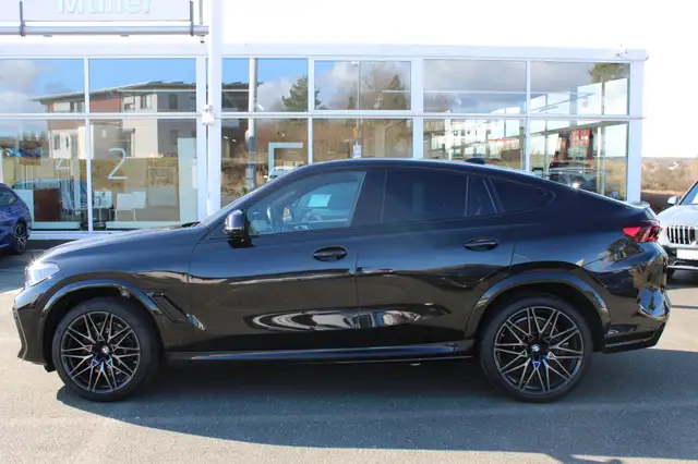 BMW X6 M view 4