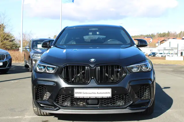 BMW X6 M view 3