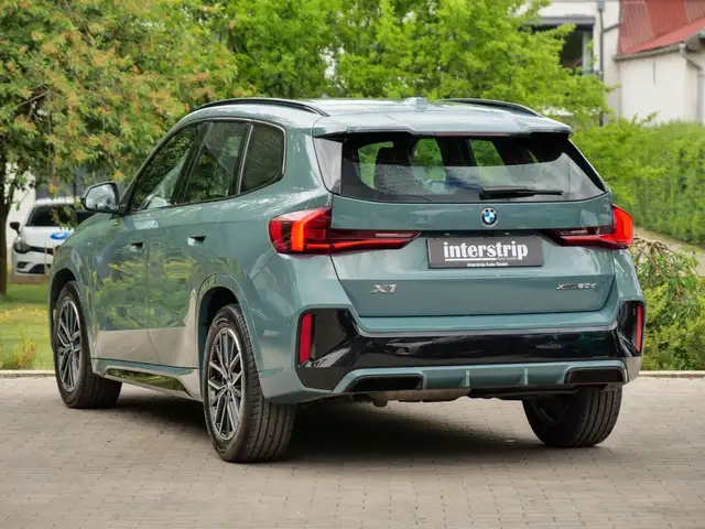 BMW X1 view 4