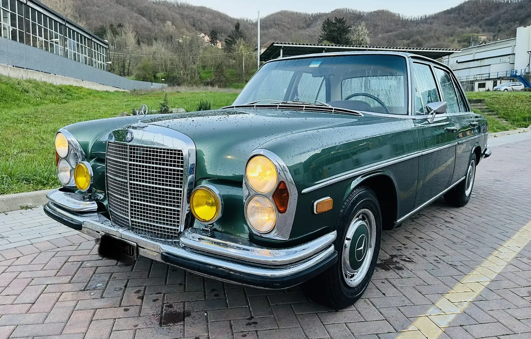 Mercedes-Benz 280 3.5 V8 W108 Grün - 1