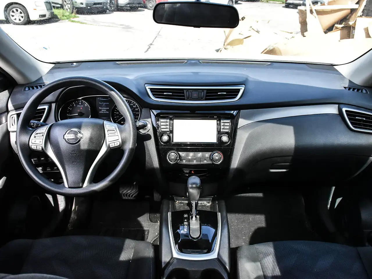 Nissan Rogue снимка Nissan Rogue