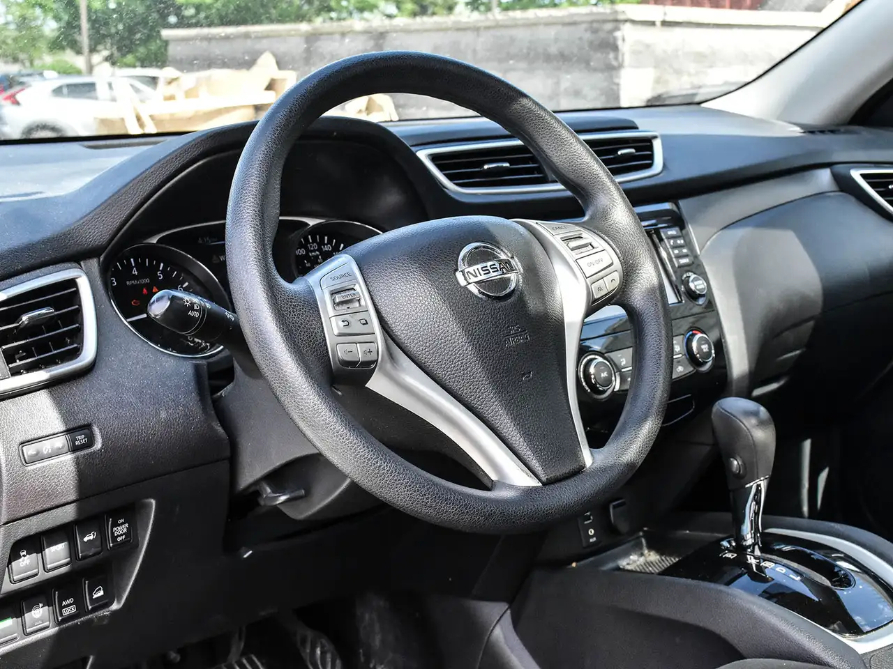 Nissan Rogue снимка Nissan Rogue