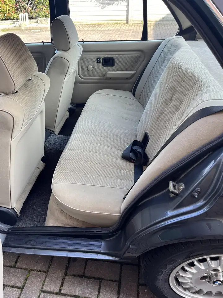 BMW 320i 4p, foto 10