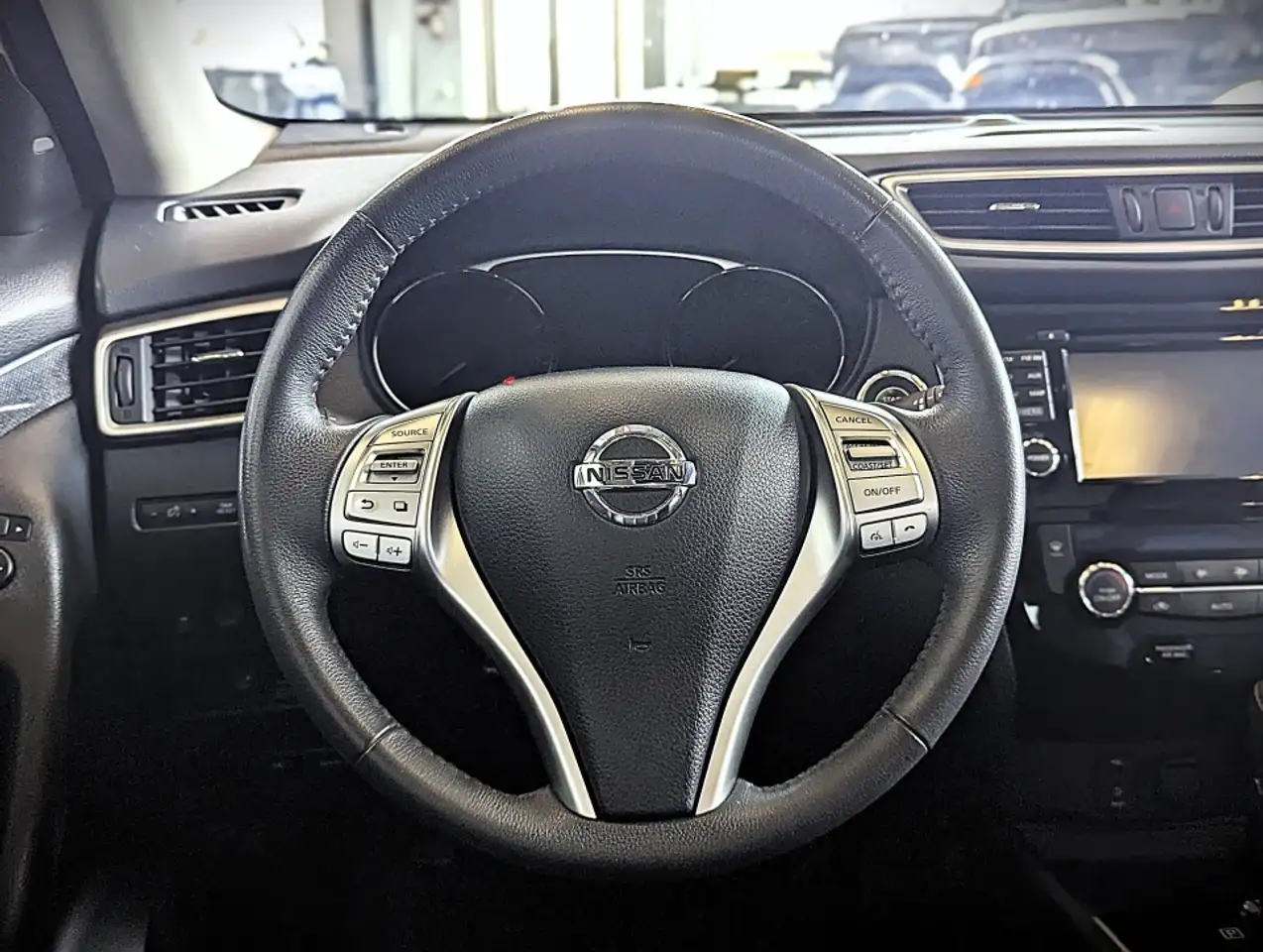 Nissan Rogue снимка Nissan Rogue