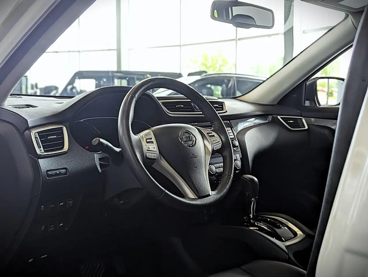 Nissan Rogue снимка Nissan Rogue
