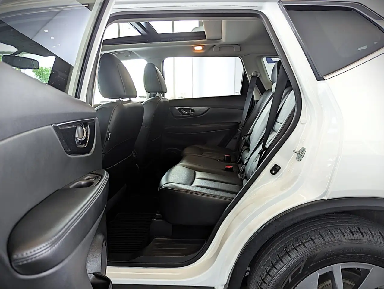Nissan Rogue снимка Nissan Rogue