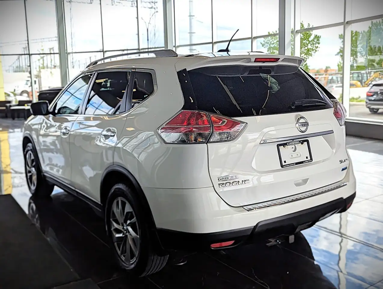Nissan Rogue снимка Nissan Rogue