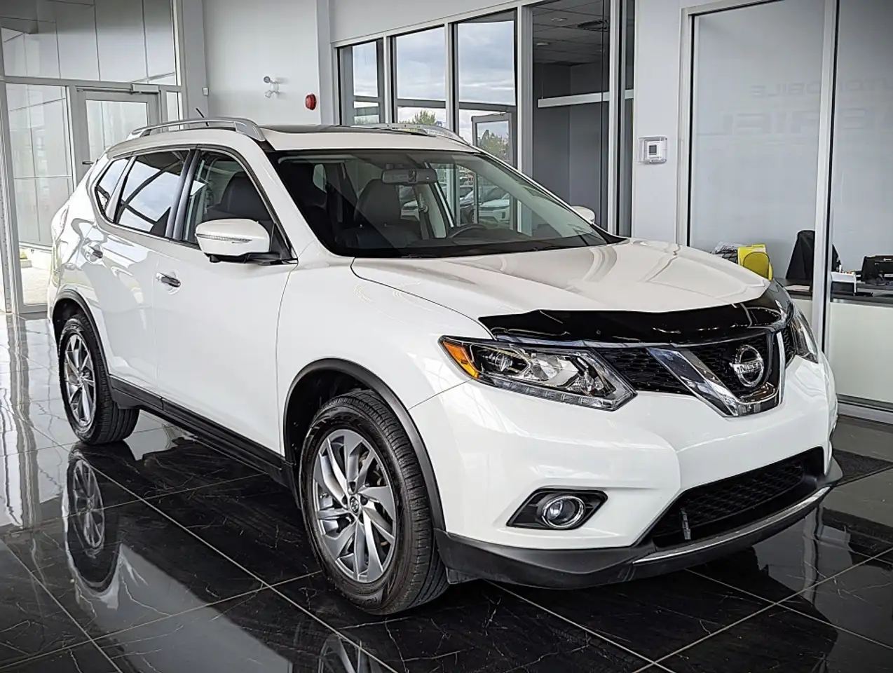 Nissan Rogue снимка Nissan Rogue