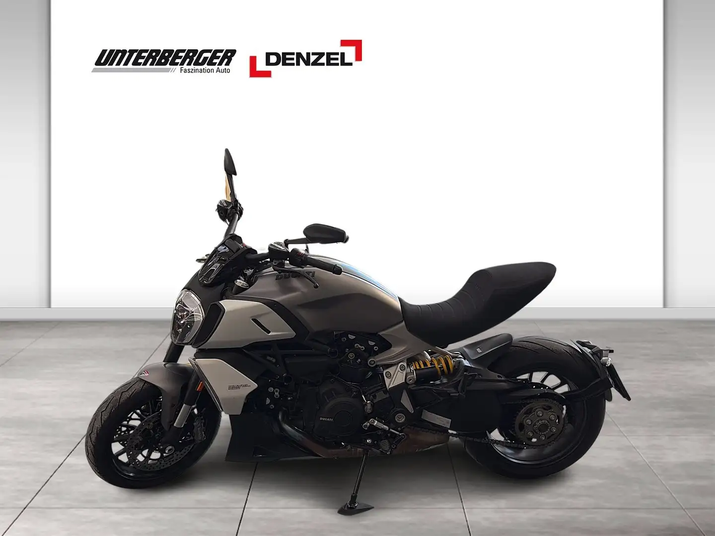 Ducati Diavel Gri - 2