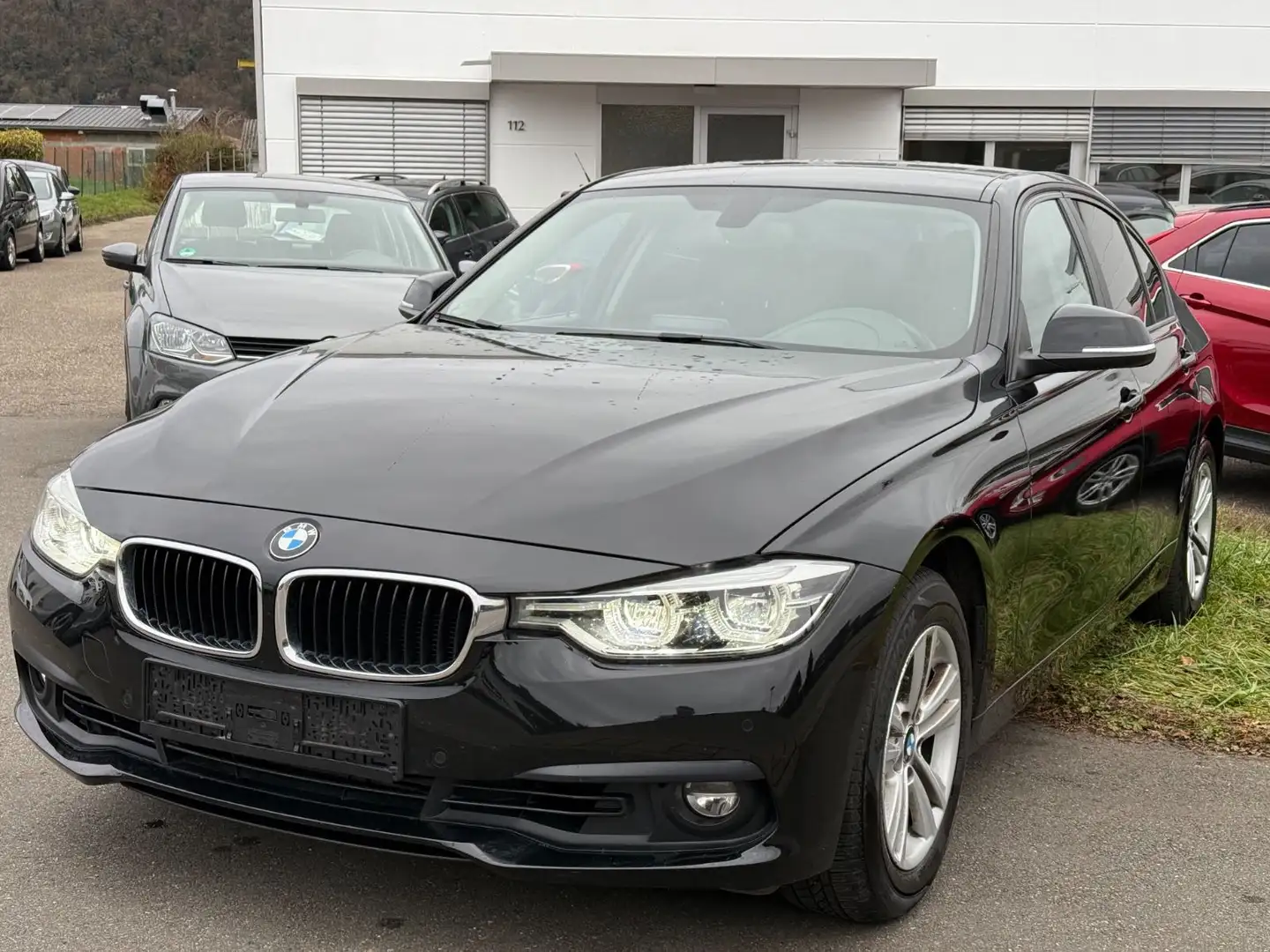 BMW 318 Baureihe 3 Lim. 318i* Automatik* NEU*TÜV* Schwarz - 1