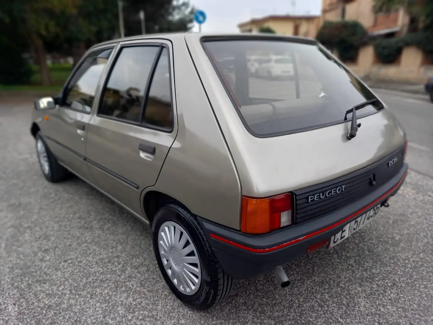 Peugeot 205 1.1 54cv NO RUGGINE Scarico & Frizione NUOVI Бронзовий - 1