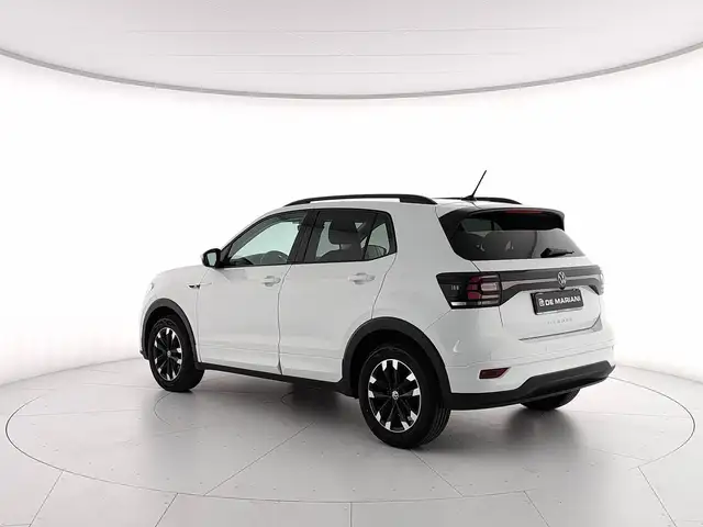 Volkswagen T-Cross view 3