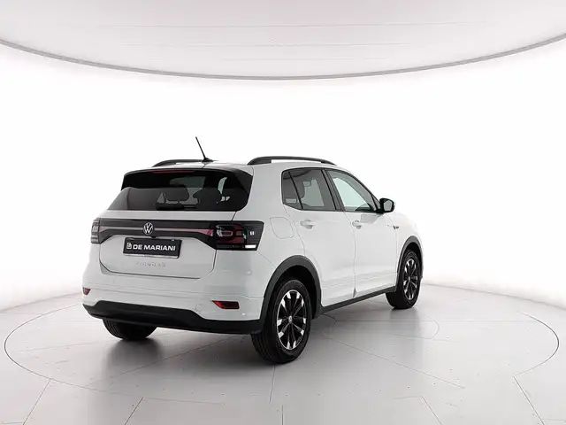 Volkswagen T-Cross view 6