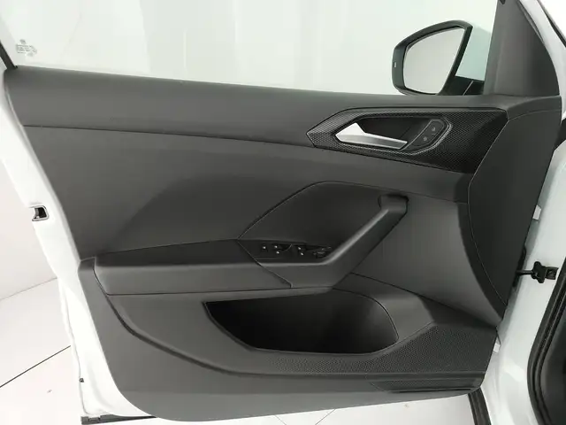 Volkswagen T-Cross view 14