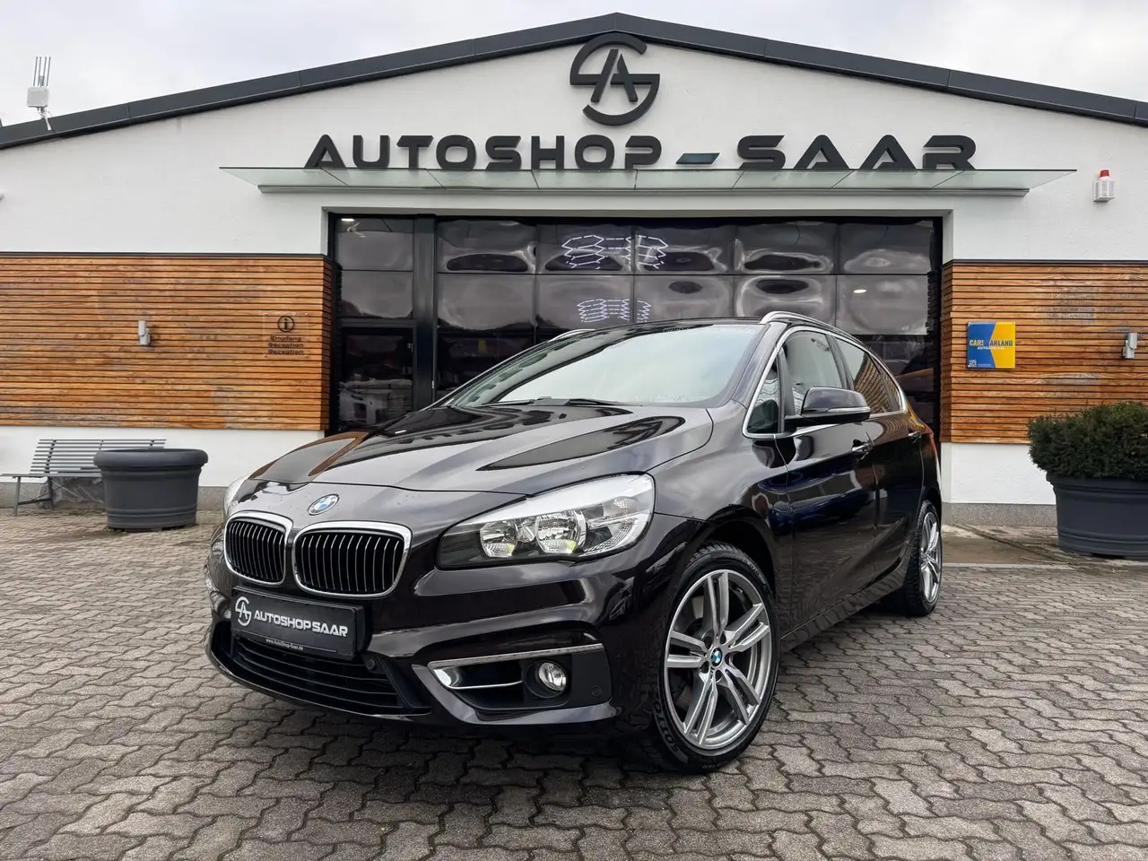 BMW 225