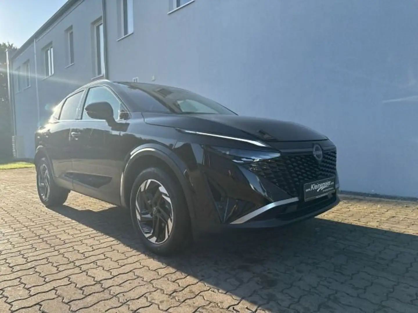 Nissan Qashqai 1.3 DIG-T N-Connecta Autom. Winter-Paket Schwarz - 2